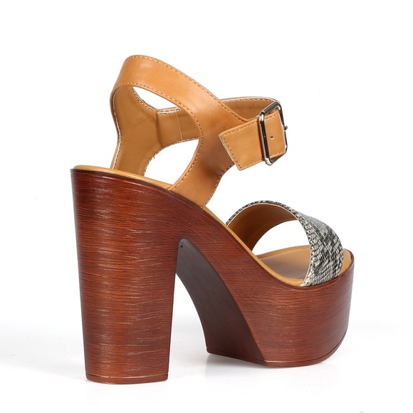 2Rigo-06 Platform Women's Clog Sandals - Picture 3 of 3